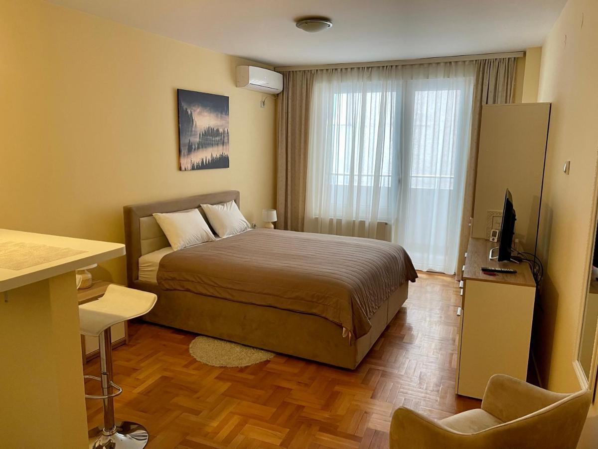 Trident Apartments 2 Ni Exterior foto